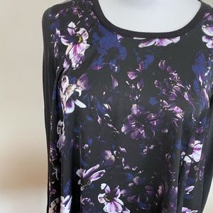 Medium casual yet dressy shirt Simply Vera Wang